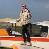Anne-Lise, femme pilote à l'aéroclub Jean Bertin