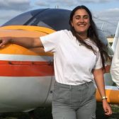 Nina, femme pilote à l'aéroclub Jean Bertin